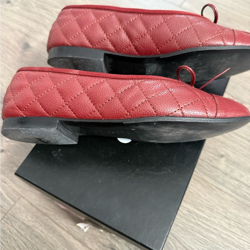 CHANEL Burgundy Ballet Flats - Picture 5 of 9